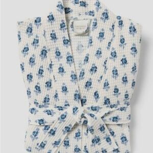 S/M Floral Waffle Bath Robe Blue/White - Threshold - NWT